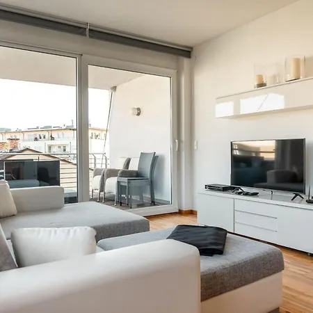 Apartment Z_woerthersee-apartment Mit Privatem Seezugang